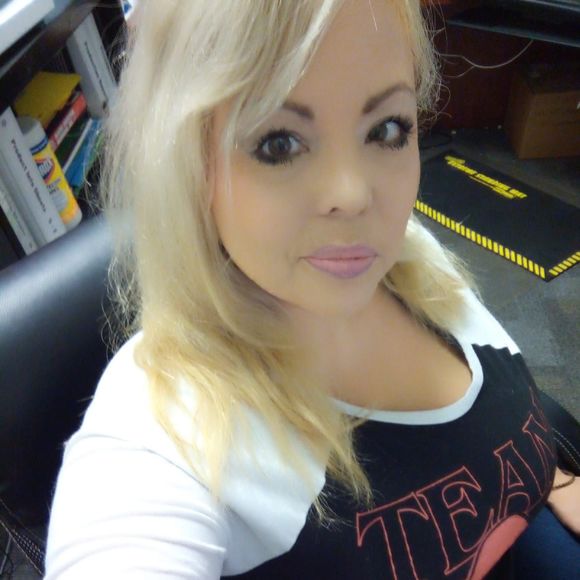 Meet your Posher, Linda - Picture 1 of 1